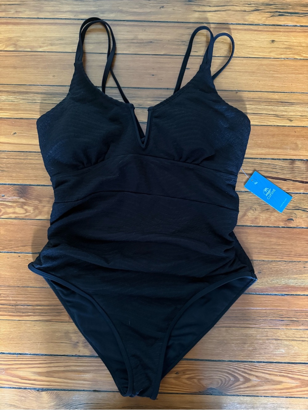 Cupshe Black One-Piece Swimsuit with V-Notch